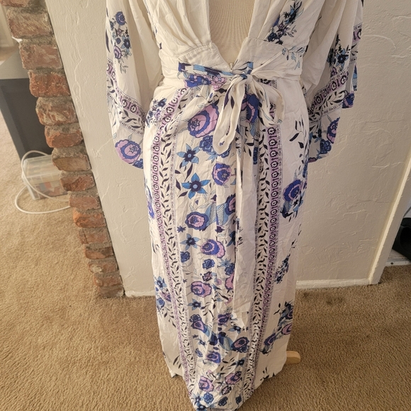 FASHION NOVA DRESS - Picture 2 of 5